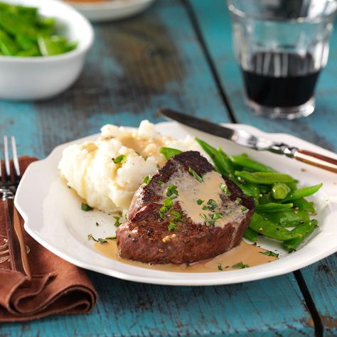 Ultimate Steak de Burgo Recipe -When asked why Midwesterners prepare their beef well-done, President Truman responded that "only coyotes and predatory animals eat raw beef." Regardless of how you cook your steak, you'll love this traditional beef entree seasoned with butter, herbs and garlic. Serve it with French onion soup and a green salad to round out the meal. Steak Deburgo Recipe, Predatory Animals, Raw Beef, Tenderloin Steak, Horseradish Cream, Beef Tenderloin, Cream Cheese Recipes, Food Test, How To Cook Steak