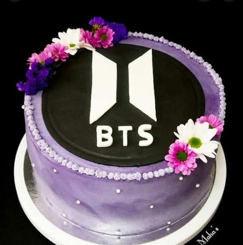 Bts purple birthday cake with small white, purple and Violet flowers Bts Cake Design, Order Now Logo, Starbucks Theme, Army Birthday Cakes, Bts Party, Amazing Cake Decorating, Bts Birthday, Army Birthday, Bts Cake