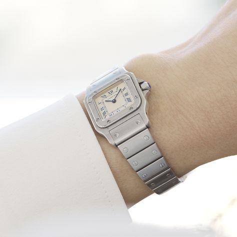 Cartier Santos, ladies watch, wristshot. Cartier Santos Women, Cartier Santos Watch Woman, Cartier Santos Watch, Fashion Vibes, Cartier Santos, Swedish Brands, Square Watch, Ladies Watch, Sapphire Crystal