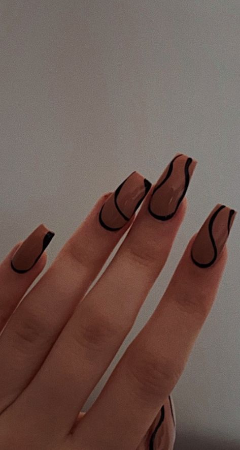 Black nails nude nails nail designs nail art aesthetic swirl designs inspo Brown And Black Nails Ideas, Black And Beige Nails Acrylic, Black Brown Nails Acrylic, Black Brown Nail Art, Black Tan Nails, Brown Black Nails Design, Nails Black And Beige, Brown And Tan Nail Designs, Beige And Black Nails Design