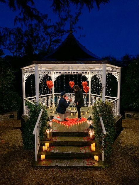 Gazebo Proposal Decorations, Proposal Set Up Ideas Outside Night, Romantic Proposal Setup, Proposal Ideas Gazebo, Proposal Ideas Garden, Gazebo Engagement Ideas, Gazebo Proposal Ideas, Cute Proposal Ideas Engagement, Gazebo Proposal