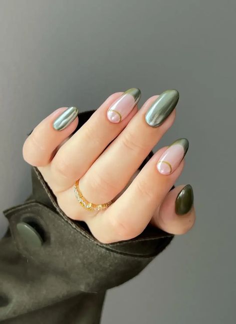 25 Chrome Nails To Add Metallic Flair To Your Fingertips Spring Metallic Nails, Mint Green Gold Nails, Green Chrome Gel Nails, Spring Nails 2024 Trends Chrome, Green Nails Spring 2024, Nail Ideas With Chrome, Chrome With Design Nails, Cute Chrome Nails Designs, Chrome Gel Nails Ideas