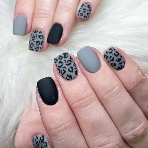 Sen Nail Bar on Instagram: “Cool Leopard print nails 🐆🖤 #sennailbar #nails #dippingpowdernails #dippowdernails #planonails #dallasnails #starbucks #nailpro…” Black And Grey Cheetah Nails, Cute Animal Print Nails, Fall Lepord Nails, Black And White Leopard Print Nails, Leopard Print Accent Nail, Grey Leopard Print Nails, Gray Cheetah Nails, Grey Leopard Nails, Fall Leopard Print Nails