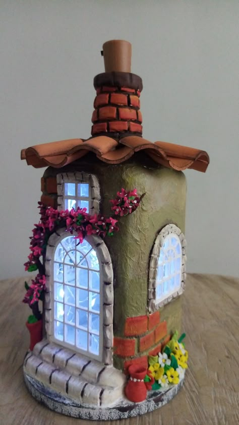 Clay Bottle Art, Fairy House Diy, Creative Wall Decor, Diy Glass Bottle Crafts, Shell Crafts Diy, Pinterest Diy Crafts, Glass Bottles Art, Wine Bottle Art, Diy Bottle Crafts