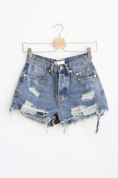 Fashionable Shorts To Wear This Summer – Fashion Short Length Jeans, Stagecoach Outfits, Womens Denim Shorts, High Waisted Jeans Outfit, Denim Shorts Style, Cargo Shorts Women, Cotton Pajama Shorts, Suspenders For Women, Womens Denim