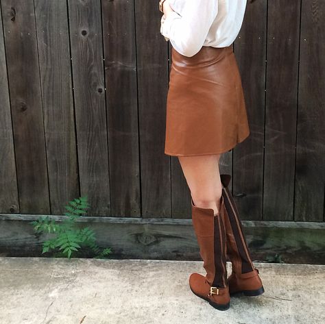 Mini Skirt Tutorial, Mini Skirt Sewing, Skirt Sewing Tutorial, Mini Leather Skirt, Stylish Office Wear, Vegan Leather Skirt, Skirt Sewing, Skirt Tutorial, Diy Skirt