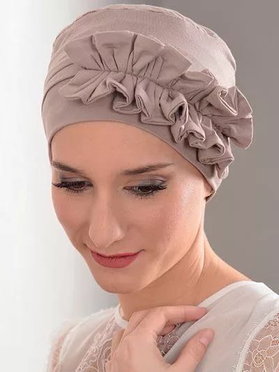 Doek Styles, Cappello Cloche, Pola Topi, Sewing Hats, Sewing To Sell, Hair Wrap Scarf, Mode Turban, Hat Tutorial, Hat Patterns To Sew