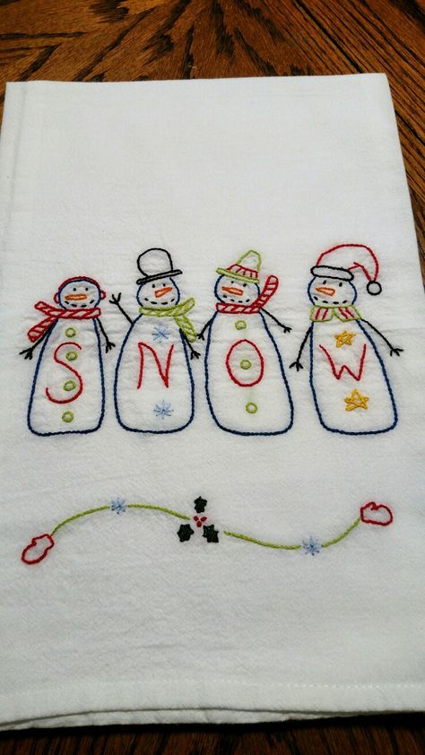 Tea Towel Embroidery Patterns Free, Snowman Embroidery Patterns, Towel Embroidery Designs, Snowman Embroidery, Tea Towels Embroidery, Snowman Quilt, Holiday Embroidery, Flour Sack Dish Towels, Christmas Embroidery Patterns