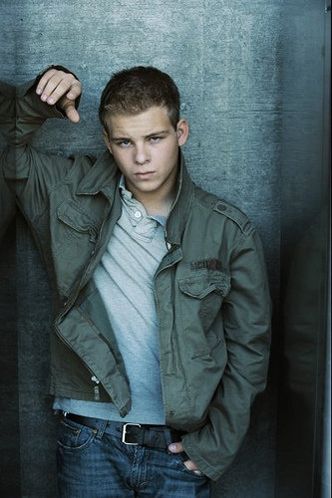 Jonathon Lipnicki, yes the boy from Stuart Little! Atlantic City Hotels, Jonathan Lipnicki, Man Crush Monday, James Franco, Love To Meet, Famous Men, Fashion Victim, Atlantic City, Hollywood Actor