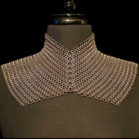 MetalheadTreasures - Etsy Canada Chainmail Clothing, Chainmail Choker, Chainmail Patterns, Chainmaille Necklace, Jewerly Ring, Costume Armour, Shoulder Jewelry, Choker Handmade, Cosplay Armor