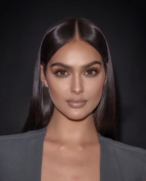 Kim Kardashian Glam Makeup, Kim Kardashian Makeup 2024, Kylie Jenner Met Gala Makeup, Kim Kardashian Makeup Met Gala, Kim Kardashian Brown Makeup, Smink Inspiration, Glam Makeup Look, Peinados Fáciles Para Cabello Corto, Makeup Essentials