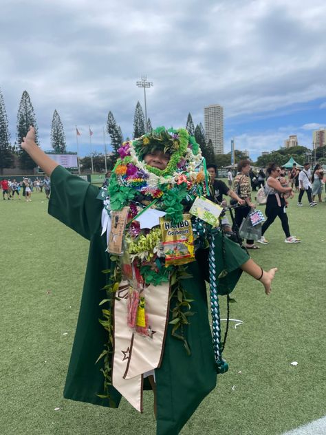 Hawaii State University, Hawaii Graduation, Hawaiian Graduation, Hawaii University, 2enior Ye4r, Grad Leis, University Of Hawaii At Manoa, Lei Ideas, College Goals