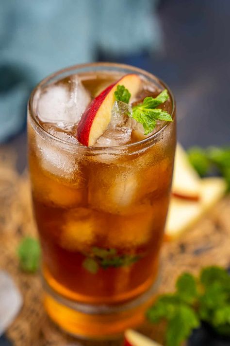 Apple iced tea is a refreshing beverage made by flavoring regular iced tea with apple juice or apple soda. Here is how to make it. Apple Iced Tea, Apple Soda, Apple Juice Recipe, Iced Tea Recipes Homemade, Sweet Tea Recipes, Iced Tea Recipe, Iced Drinks Recipes, Drink Recipes Nonalcoholic, Apple Tea