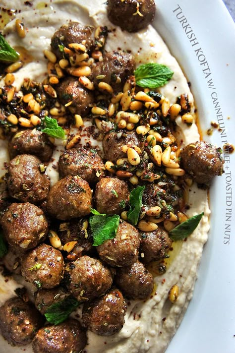 lamb-meatballs-and-beans11 Turkish Kofta, Kofta Meatballs, Arabisk Mad, Lamb Meatballs, Dinners To Make, Toasted Pine Nuts, God Mat, Lebanese Recipes, Think Food