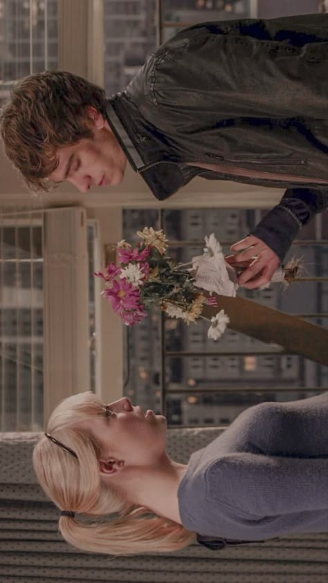 Amazing Spiderman Gwen Stacy, Andrew Garfield Spiderman Wallpaper Laptop, Peter And Gwen Stacy, Peter Gwen Aesthetic, The Amazing Spiderman Gwen And Peter, Peter Parker And Gwen Stacy Wallpaper, Spiderman Gwen Wallpaper, Gwen Stacy Amazing Spiderman, The Amazing Spiderman Wallpapers