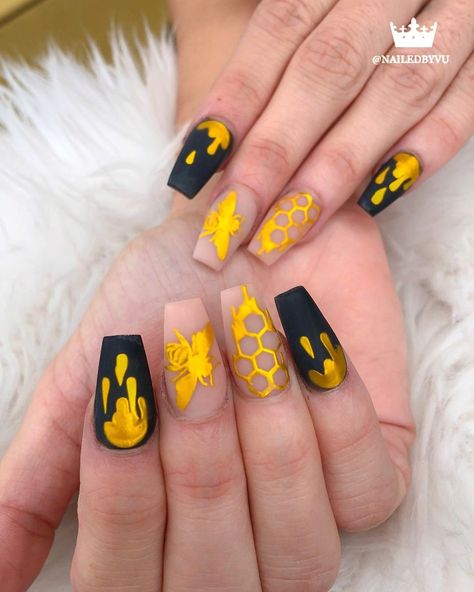 Bee Nail Designs, Yellow Summer Nails, Bumble Bee Nails, Unique Nail Art Designs, Bee Nails, Summer Nails Designs, Sunflower Nails, Unique Nail Art, Fingernail Designs