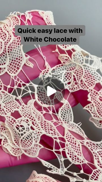 Edible Lace Recipe, White Chocolate Decorations, Chocolate Lace Cake, Illusion Cakes, Cake Lace Mat, Fondant Lace, Chocolate Lace, Chocolate Ingredients, Learn Cake Decorating