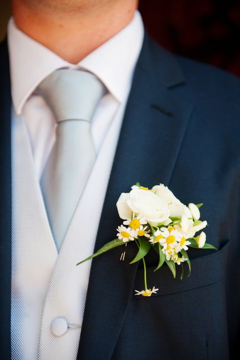 groom daisy wedding boutonnaire Chamomile Boutonniere, Flower Pin For Groom, Daisy Boutonniere Grooms, Flower Shaped Wedding Lapel Pin Brooch, Groom Flower Pin White, Button Holes Wedding, Daisy Wedding, Summer Garden Party, July Wedding