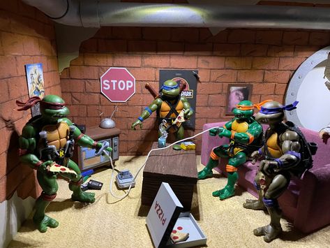 Tmnt Diorama, Neca Tmnt, Diy Ninja, Ninja Turtles Action Figures, Toy Photography, Ninja Turtles Art, Nintendo Art, Ninja Turtle, Boys Bedroom