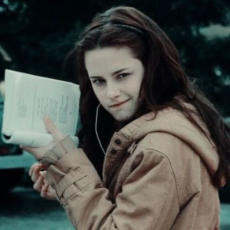 Bella Swan, A Book, A Girl, The Story, Reading