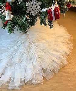 Tulle Christmas Tree Skirt, Christmas Tree Decorations White, Tulle Christmas Tree, Tulle Christmas Trees, Skirt Elegant, Elegant Christmas Trees, Pencil Christmas Tree, Gift Drawing, Christmas Tree With Gifts