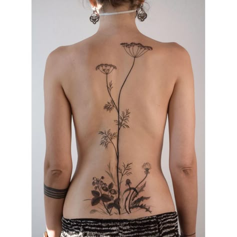 Wild Flower Tattoo, Profile Tattoo, Piercing Nails, Strawberry Tattoo, Garden Tattoos, Wildflower Tattoo, Sacred Geometry Tattoo, Geometry Tattoo, Botanical Tattoo