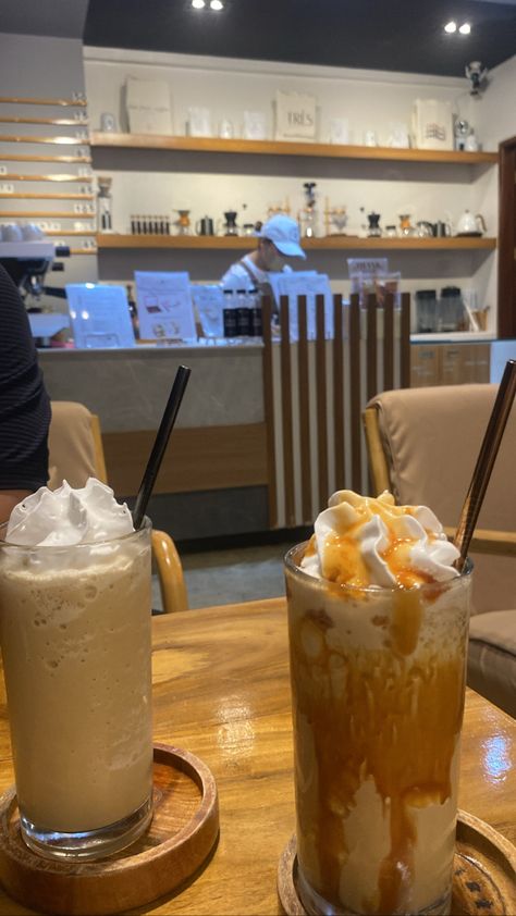 Salted caramel frappe Caramel Frappe Aesthetic, Frappe Aesthetic, Salted Caramel Frappe, Caramel Frappe, Best Iced Coffee, Is It Worth It, Caramel Macchiato, Ice Coffee Recipe, Coffee Experience