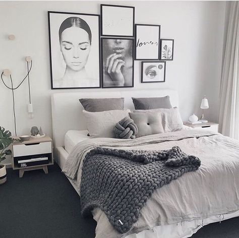 Contemporary/Scandinavian feminine bedroom. Monochrome black, white and grey colour palette. Gallery wall above bed. Minamilist Bedroom, Nerd Bedroom, Modern Scandinavian Bedroom, Minimalist Dekor, Scandinavian Design Bedroom, Bedroom Frames, Feminine Bedroom, Minimalist Bedroom Design, Scandinavian Bedroom