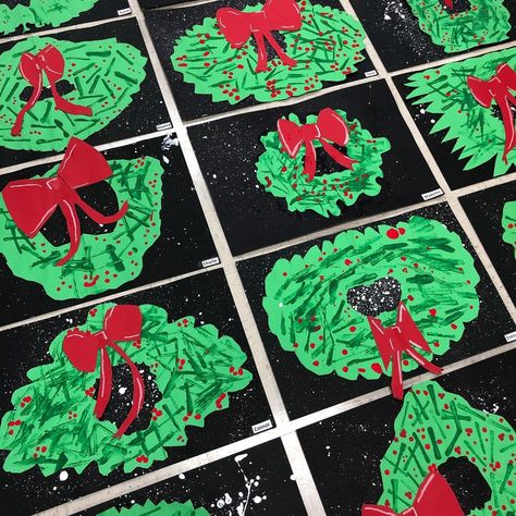 Holiday Art For Kindergarten, Ornament Art Projects For Kids, Wreath Art Projects For Kids, Christmas Art 1st Grade, Kindergarten Holiday Art Projects, Christmas Art 3rd Grade, Christmas Art Second Grade, Christmas Art Elementary School, Christmas Light Art For Kids