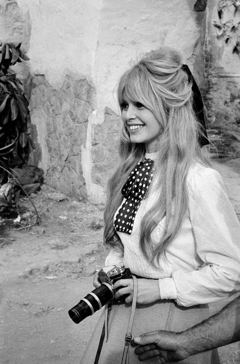 Bridget Bardot Hair, Brigitte Bardot Hair, Bardot Bangs, Klasik Hollywood, Bardot Hair, Bridgette Bardot, 60s Hair, Bridget Bardot, Bardot Style