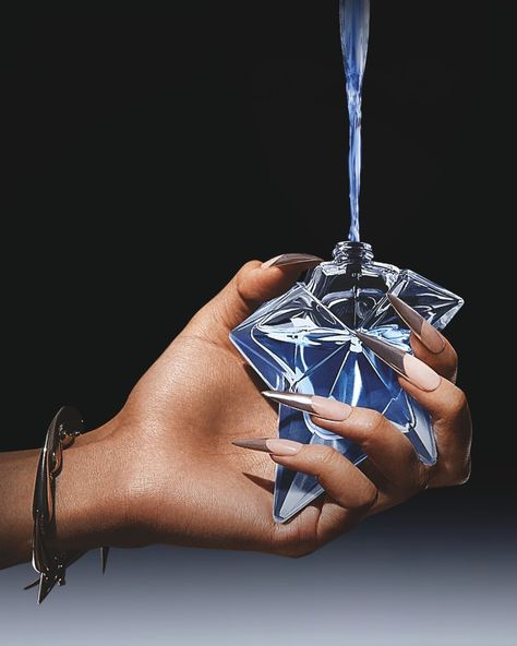 Both meticulous and infinite; precious yet conscious: refilling is a Mugler gesture. Mugler fragrances are refillable since 1992: in store at the Mugler Fountain or at home with Mugler Refill bottles. Photographer @anthonyarquier Stylist @sonnenscheinhrz Mugler Advertising, Mugler Fragrance, Mugler Alien, Thierry Mugler Perfume, Thierry Mugler Alien, Mugler Angel, Fragrance Bottles, Alien Aesthetic, Sci Fi Fashion