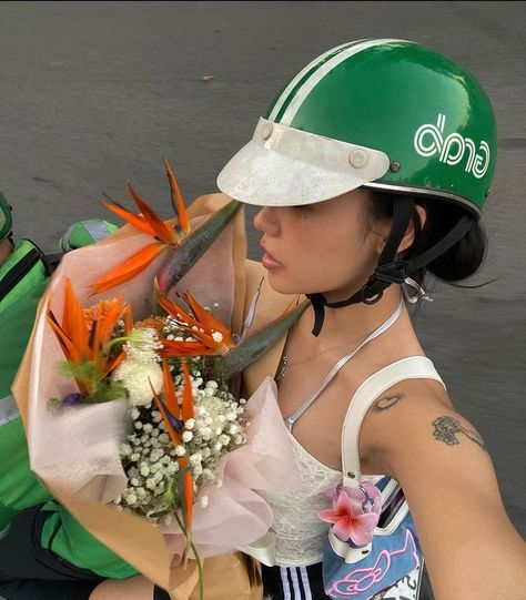 Summer Dump Aesthetic, Bizarre Fashion, Dump Aesthetic, Fashion Fails, 사진 촬영 포즈, April 20, How To Pose, Instagram Inspo, Insta Photo Ideas