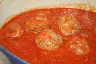 Mojo Marinade, Pot Roast Beef, Short Rib Stew, Ham Chowder, Yummy Noodles, Italian Meatballs Recipe, Easy Tomato Sauce, Wok Cooking, Best Meatballs