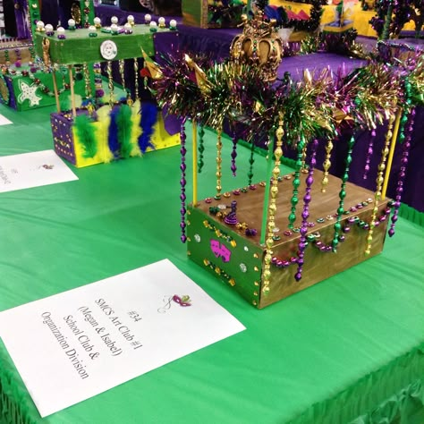 SMCS Art Club members entered the 2014 Mardi Gras Shoebox Float Contest sponsored by Lake Charles/ SW Louisiana Convention & Visitors Bureau and Mardi Gras of Southwest Louisiana, Inc. Mardi Gras Float Shoe Box Project, Shoebox Float Ideas, Fiesta Float, Wagon Floats, Shoebox Float, Mardi Gras Parade Float, Mardi Gras Activities, Mardi Gras Kid, Mardi Gras Diy