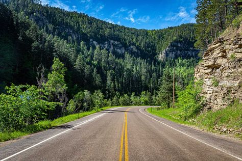 7 Best Midwest Road Trips in the U.S. (Video) Wind Kingdom, Midwest Road Trip, Yellowstone Trip, Route 66 Road Trip, Road Trip Map, Rv Trips, Midwest Travel, Rv Trip, West Coast Road Trip