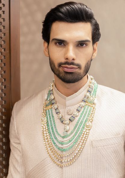 Groom Jewelry, Indian Groom Dress, Pearl Chains, Haram Designs, Pearl Mala, Wedding Outfit Men, Boys Jewelry, Antique Bridal Jewelry, Antique Jewelry Indian