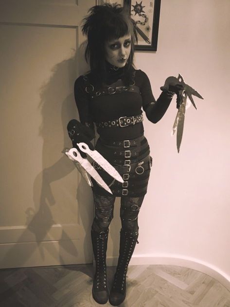 Edward Scissorhands Halloween Costume, Emo Halloween Costumes, Edward Scissorhands Halloween, Emo Costume, Edward Scissorhands Costume, Horror Halloween Costumes, Fairy Halloween Costumes, Best Costume, Pretty Halloween