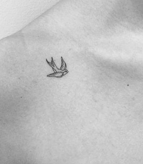 Bird Hip Tattoo, Minimalist Tattoo Bird, Dove Bird Tattoo, Paloma Tattoo, Disney Bird Tattoo, Small Spiritual Tattoos, Minimalist Bird Tattoo, Dainty Bird Tattoos, Small Dove Tattoos