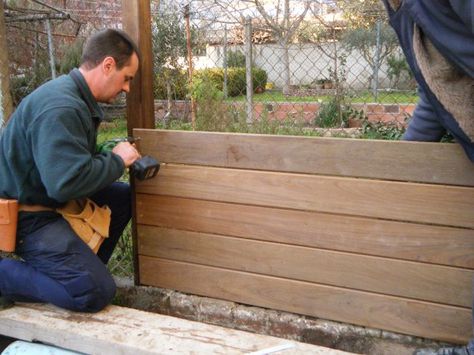 atornillar_tarima Wood Fence Design, Back Garden Design, Wooden Fence, San Clemente, Wood Fence, Fence Design, Back Garden, Green Wall, Wood Furniture