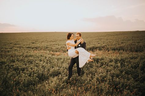 Dreamy Sunset Photos of Bride & Groom Sunset Wedding Photos, Dreamy Sunset, Photos Of Bride, Sunset Wedding, Sunset Photos, Bride Groom, Wedding Photos, Wedding Photography, Couple Photos