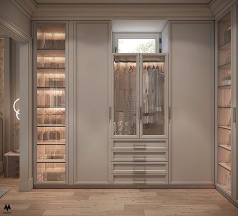 A Cardiologists' Bedroom on Behance Classic Wardrobe Design Bedroom, Wardrobe Design Walk In Closet, Classical Bedroom Ideas, Classic Walk In Closet Design, Wardrop Ideas Bedrooms, Classic Bedroom Wardrobe, Clothes Wardrobe Ideas, Classic Closet Design, Classic Walk In Closet