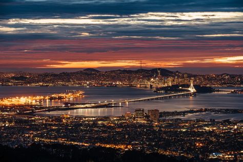 Lake Merritt Oakland, San Francisco At Night, Downtown Oakland, Usa San Francisco, Cityscape Wallpaper, London Square, Usa Cities, We Buy Houses, California City