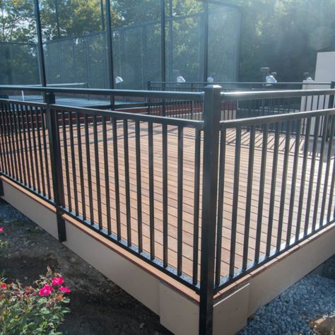 Metal Deck Railing Ideas, Patio Railings, Porch Railing Designs, Metal Deck Railing, Aluminum Railing Deck, Aluminum Handrail, Interior Stair Railing, Contemporary Deck, Railing Designs