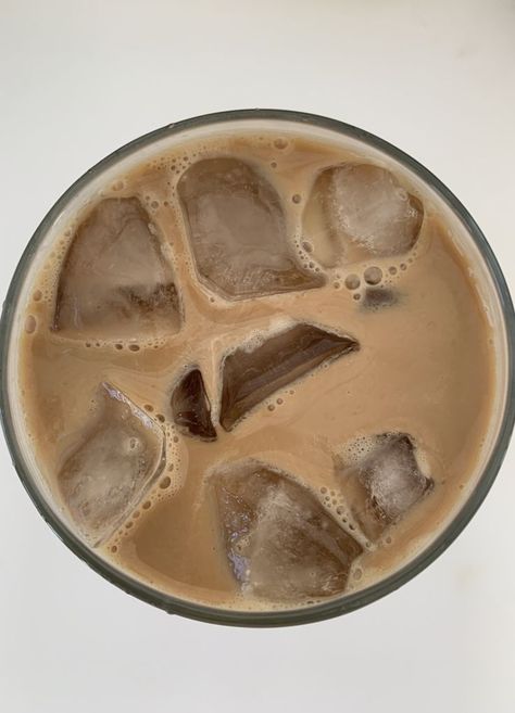 iced coffee aesthetic Coffee Birds Eye View, Perfect Iced Coffee, Iced Coffee Aesthetic, Ice Aesthetic, Top Paintings, Coffee Icon, Coffee Instagram, Coffee Coasters, Phone Icons