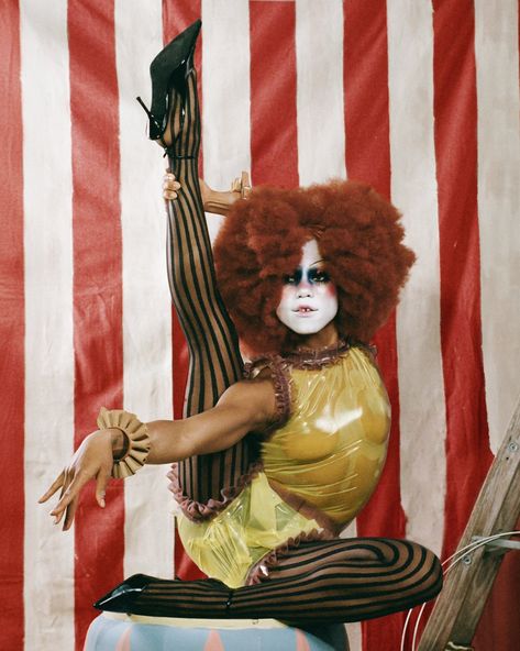 Gallexii for Jeffrey Campbell 2024 campaign Crazy Fashion Photography, Weird Studio Photography, Photoshoot Lighting Ideas, Extravagant Aesthetic, Campy Fashion, Drag Clown, Circus Core, Clown Hair, Cute Clown Makeup