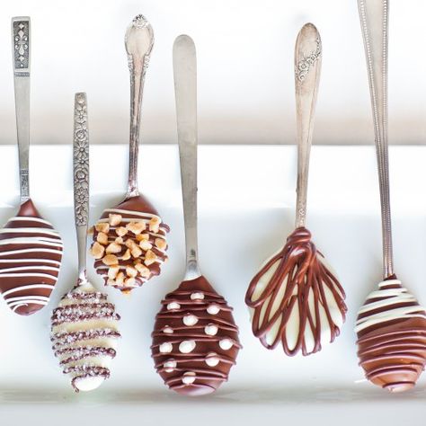 Chocolate Coffee Spoons - Beautiful and unique chocolate covered spoons with… Hot Chocolate Spoons, Chocolate Spoons, Coffee Party, Coffee Stirrers, Coffee Spoons, Hot Cocoa Bar, Hot Chocolate Bars, Cocoa Bar, Edible Gifts