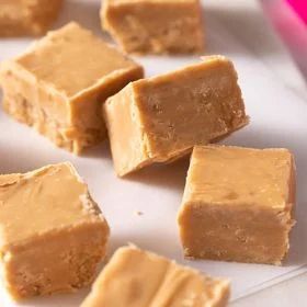 Chelsea Russian Fudge Recipe | Chelsea Sugar Russian Fudge, Baked Fudge Recipe, Baking Swaps, White Chocolate Fudge Recipes, No Bake Fudge, Butterscotch Fudge, Peanut Butter Fudge Easy, Fudge Recipes Chocolate, Fudge Recipes Easy