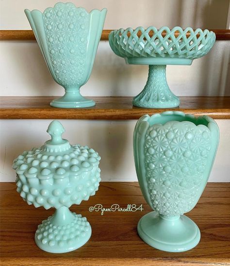 Fenton Green Pastel Mall Ideas, Pink Milk Glass, Milk Glass Decor, Vintage Glassware Antiques, Milk Glass Collection, Fenton Glassware, Westmoreland Glass, Shop Displays, Pottery Vases