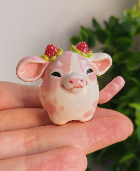 Cute Cow Sculpture, Strawberry Cow Pottery, Cute Animal Clay Sculptures, Air Dry Clay Cottagecore, Ceramic Cow Sculpture, Cow Clay Art, Cute Ceramic Animals, Clay Sculpture Aesthetic, Strawberry Cow Clay