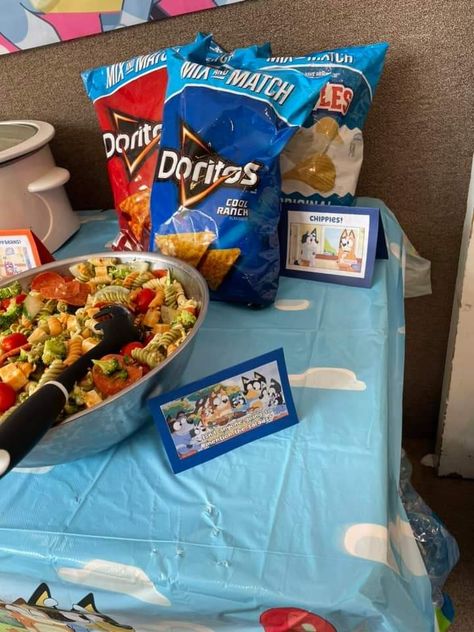 Bluey Theme Food, Bluey Birthday Party Ideas Games, Bluey Snacks For Party, Bluey Party Food Ideas, Bluey Themed Food, Bluey Food Ideas Party, Bluey Food Ideas, Bluey Themed Food Ideas, Bluey Birthday Party Food